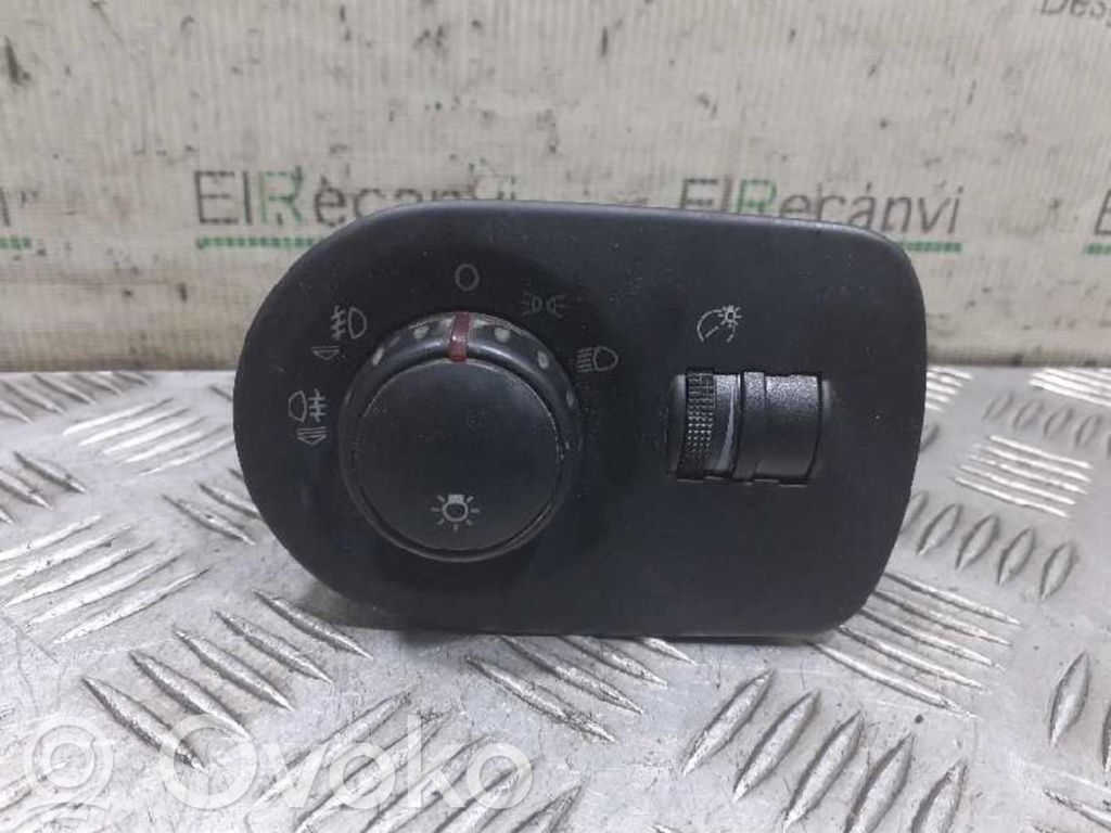 Seat Leon (1P) Interruptor de luz 