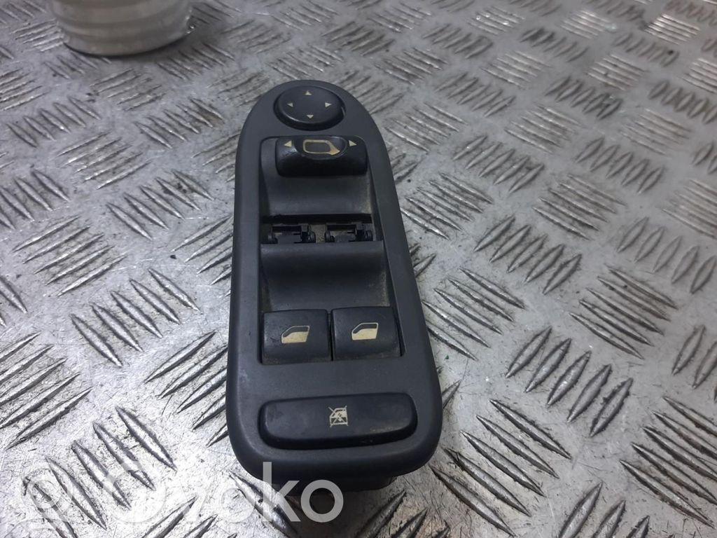 Citroen C5 Electric window control switch 