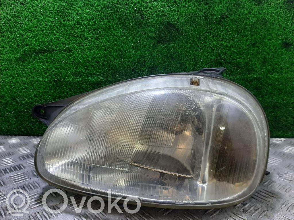 Opel Corsa B Far 