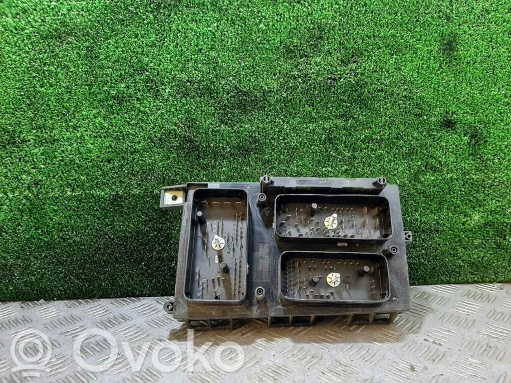 Opel Astra H Módulo de fusible 