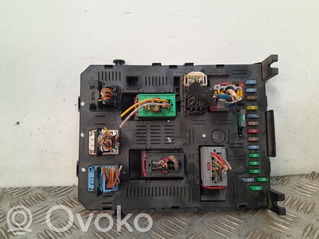 Módulo de fusible   281197318A