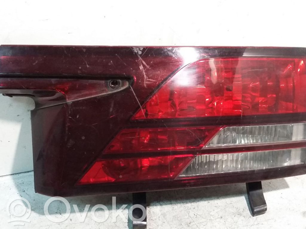 Toyota Previa (XR30, XR40) II Задний фонарь в крышке 