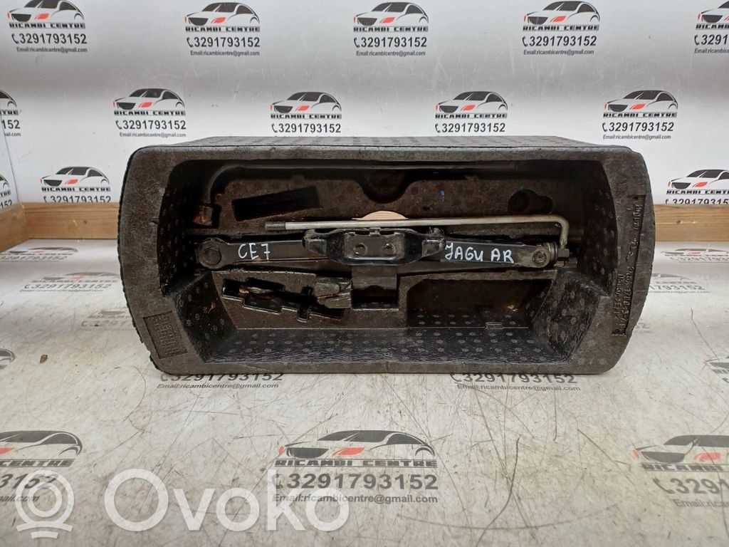 Jaguar S-Type Tool set 