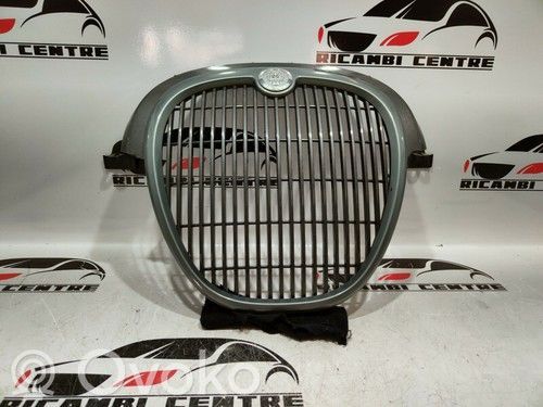 Etusäleikkö   XR840243,4R836A100AB,4R838A100AB,4R838A100CBW,4R83BA133A,XR840243