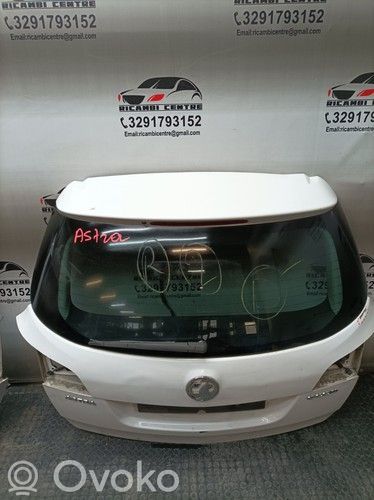 Opel Astra J Tylna klapa bagażnika 