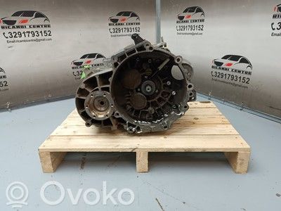 Volkswagen Caddy Manual 6 speed gearbox 