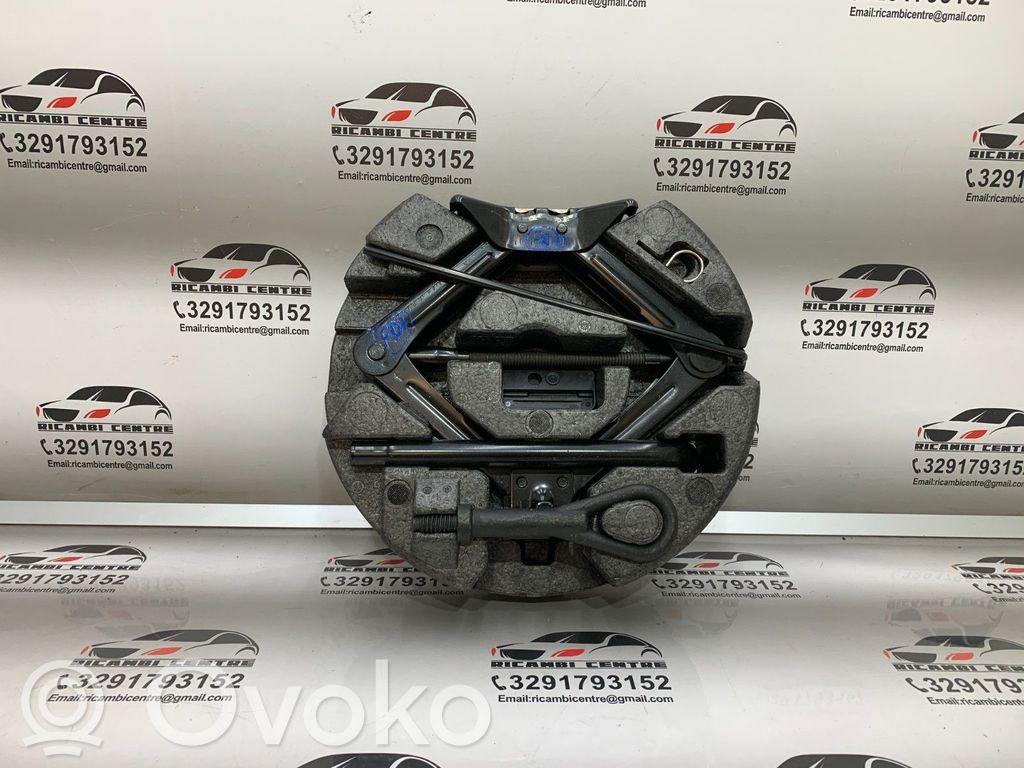 Domkrats   BM5117009EB,1768868,5212118,6M2117B804AD,BCP917080AC,BM5117009EB