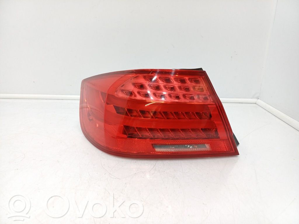 BMW 3 E92 E93 Aizmugurējais lukturis virsbūvē 