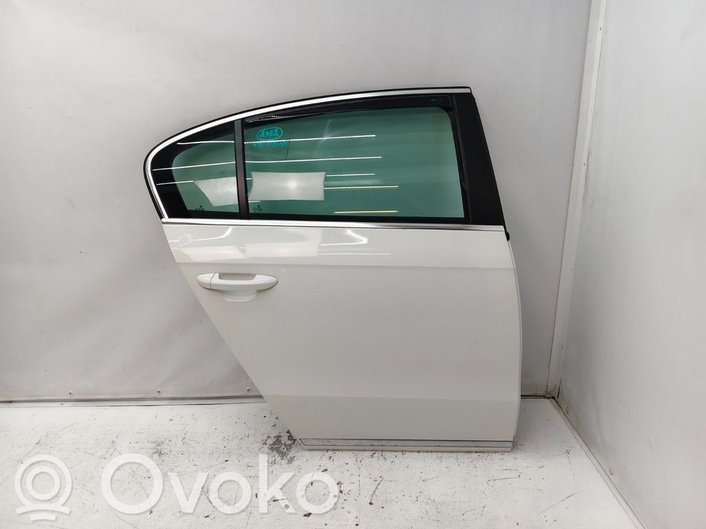 Volkswagen PASSAT B7 Puerta trasera 