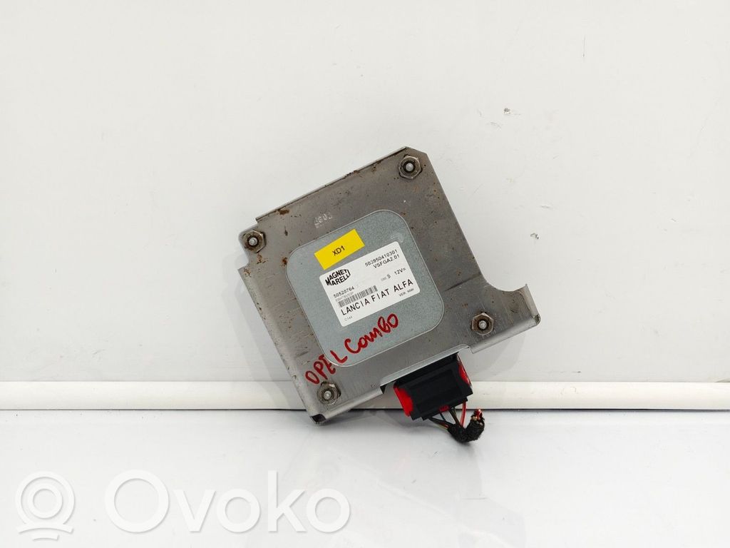 Opel Combo D Start/Stop control module 