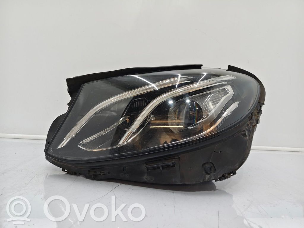 Mercedes-Benz E W213 Lampa przednia 