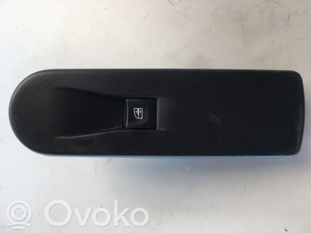 Renault Captur Electric window control switch 