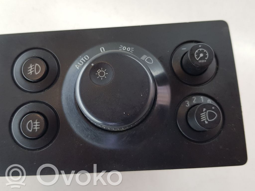 Opel Zafira B Light switch 