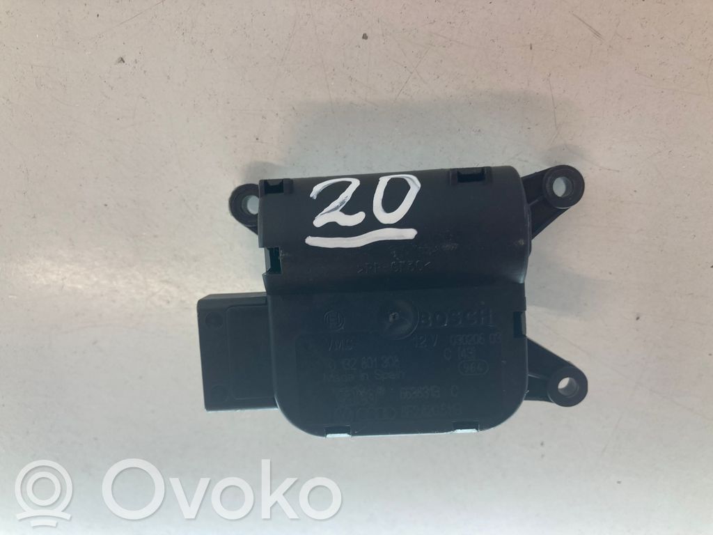 Audi A4 S4 B7 8E 8H Silniczek nagrzewnicy 