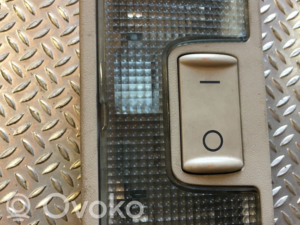 Audi A6 S6 C5 4B Lampka podsufitki tylna 