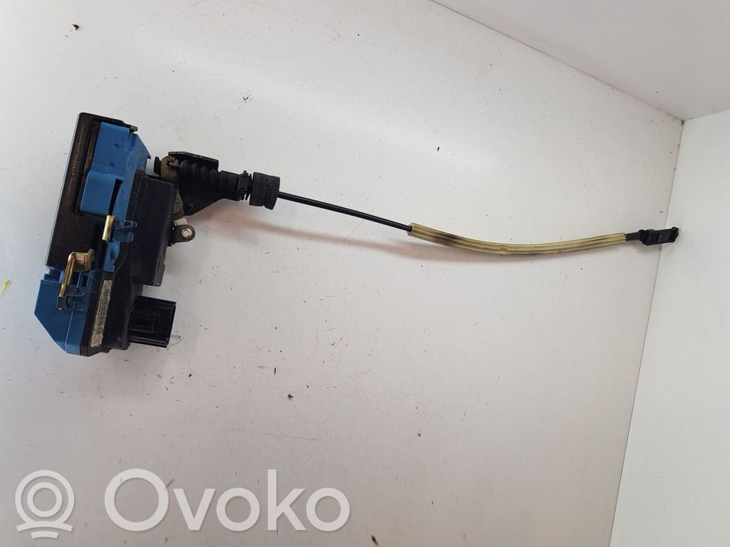 Volvo V70 Priekšpusē slēdzene 