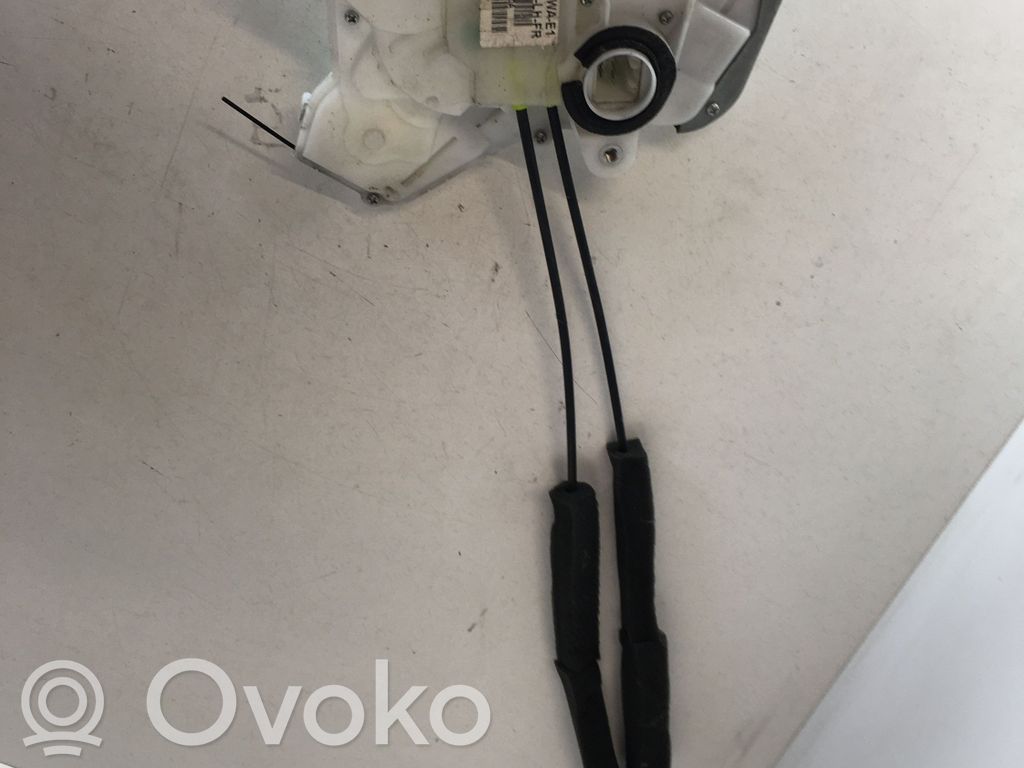 Honda CR-V Front door lock 