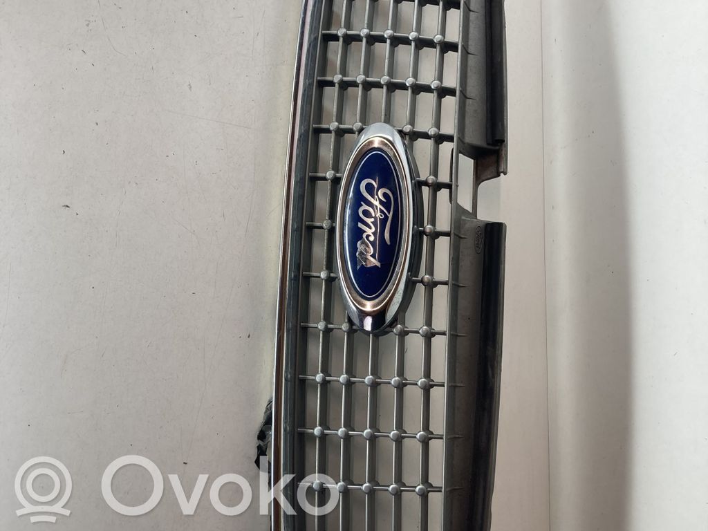 Ford Mondeo MK IV Etupuskurin ylempi jäähdytinsäleikkö 