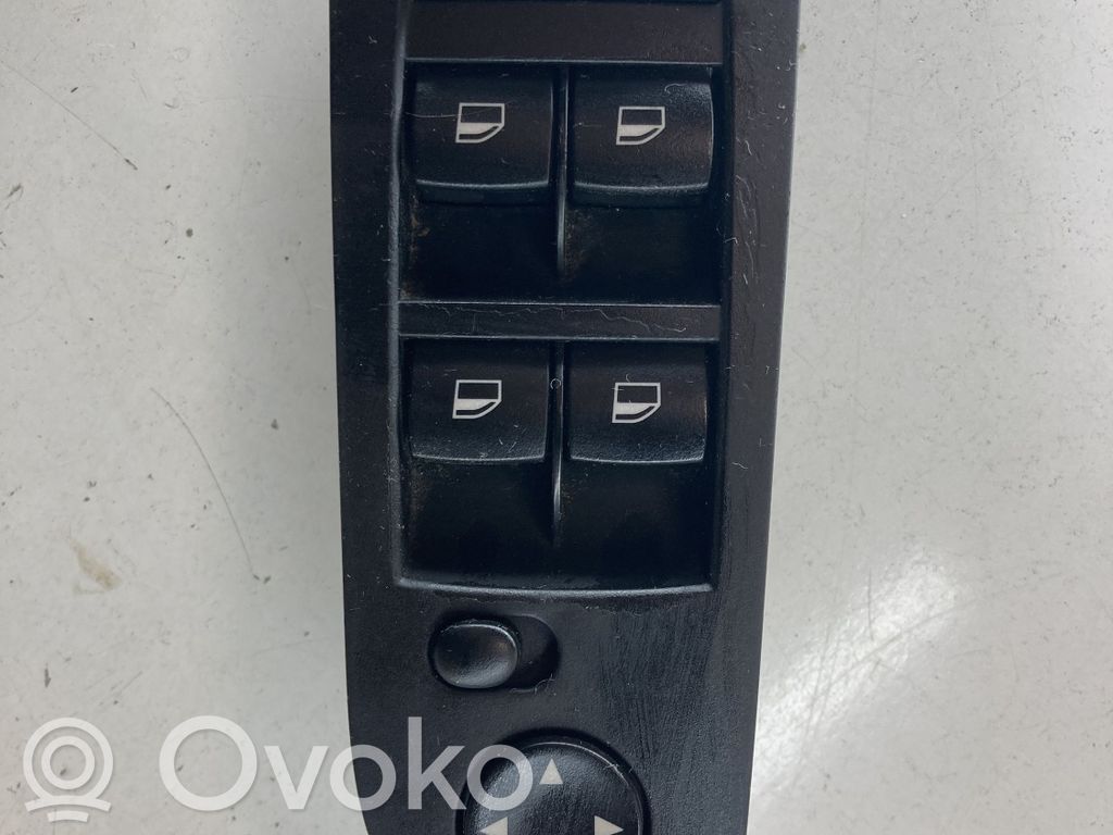 Electric window control switch   9155501