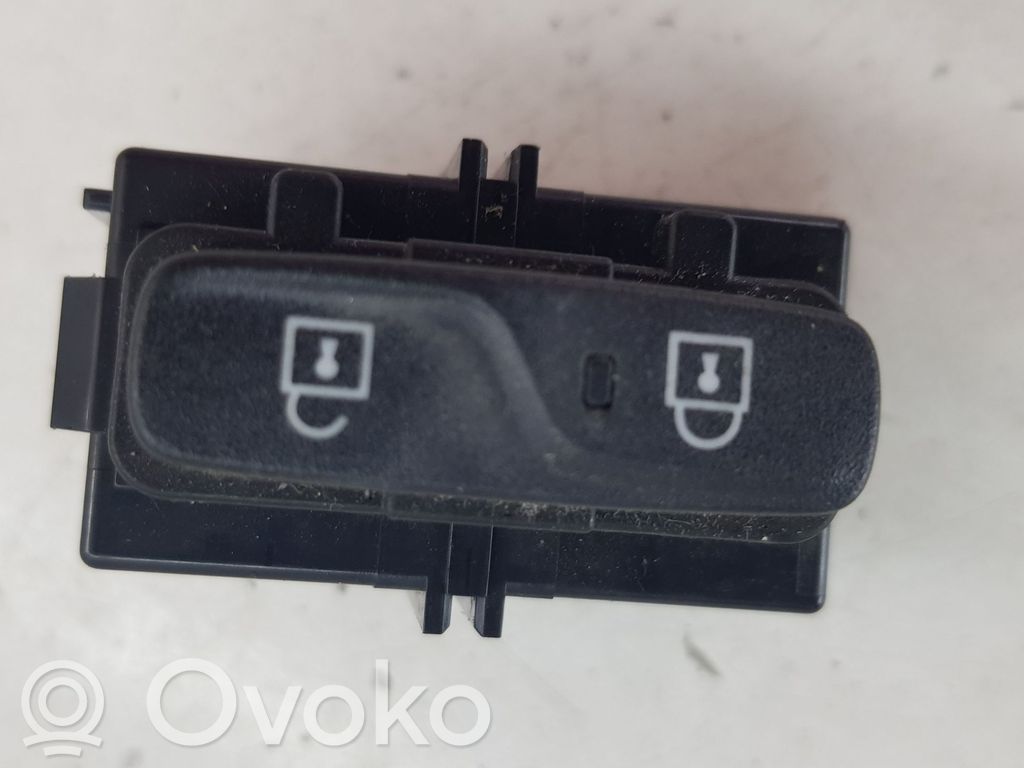 Volvo V40 Central locking switch button 