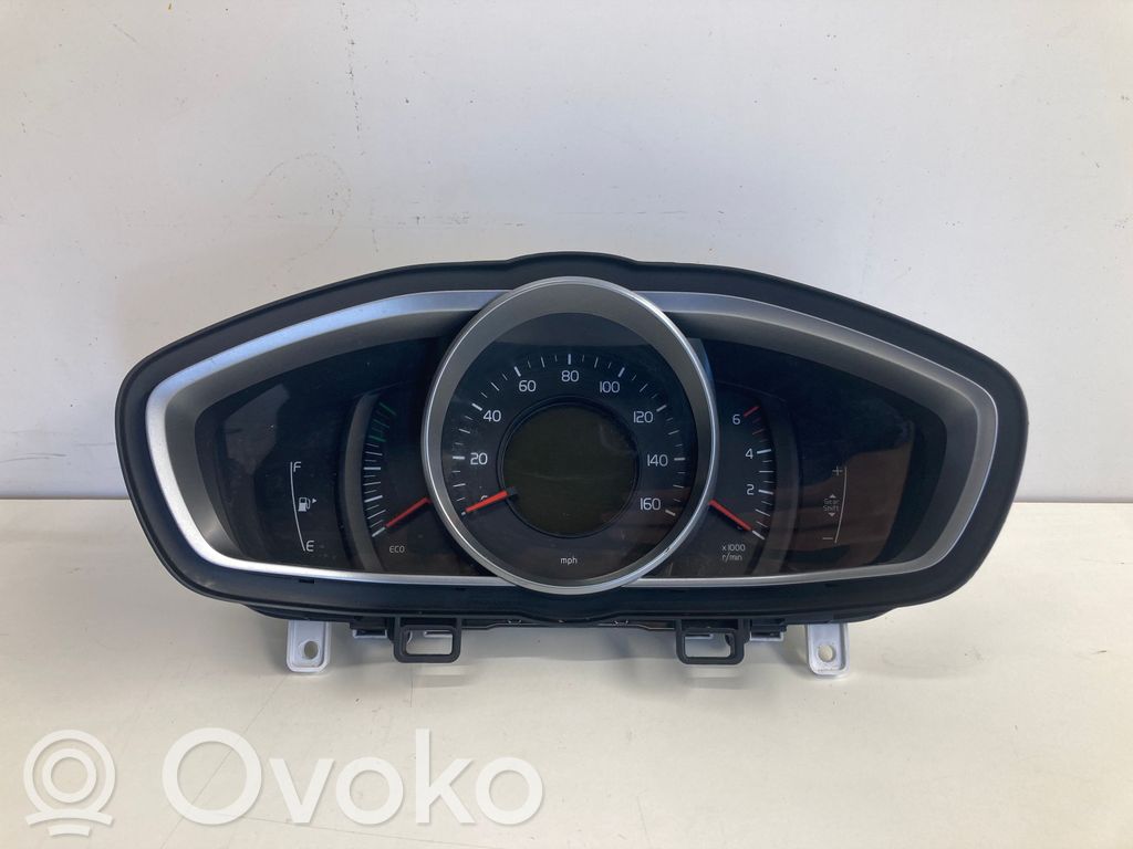 Volvo V40 Speedometer (instrument cluster) 