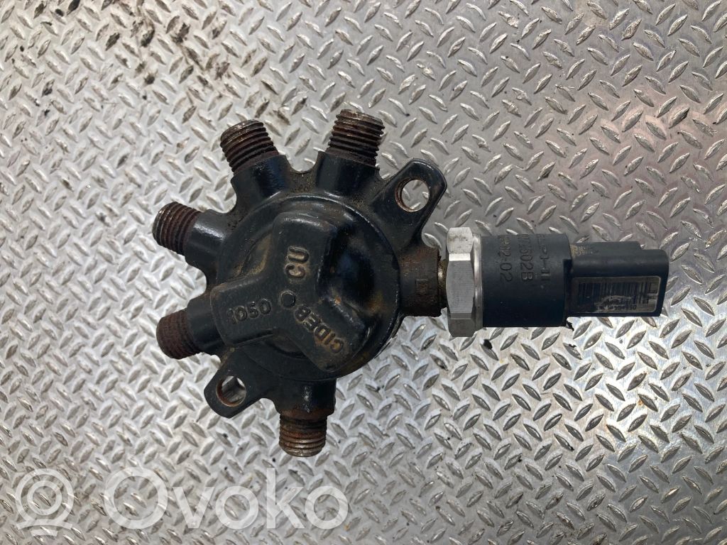Ford Focus Tubo principal de alimentación del combustible 