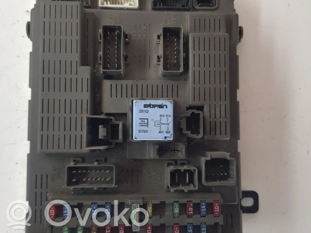 Citroen C5 Fuse module 