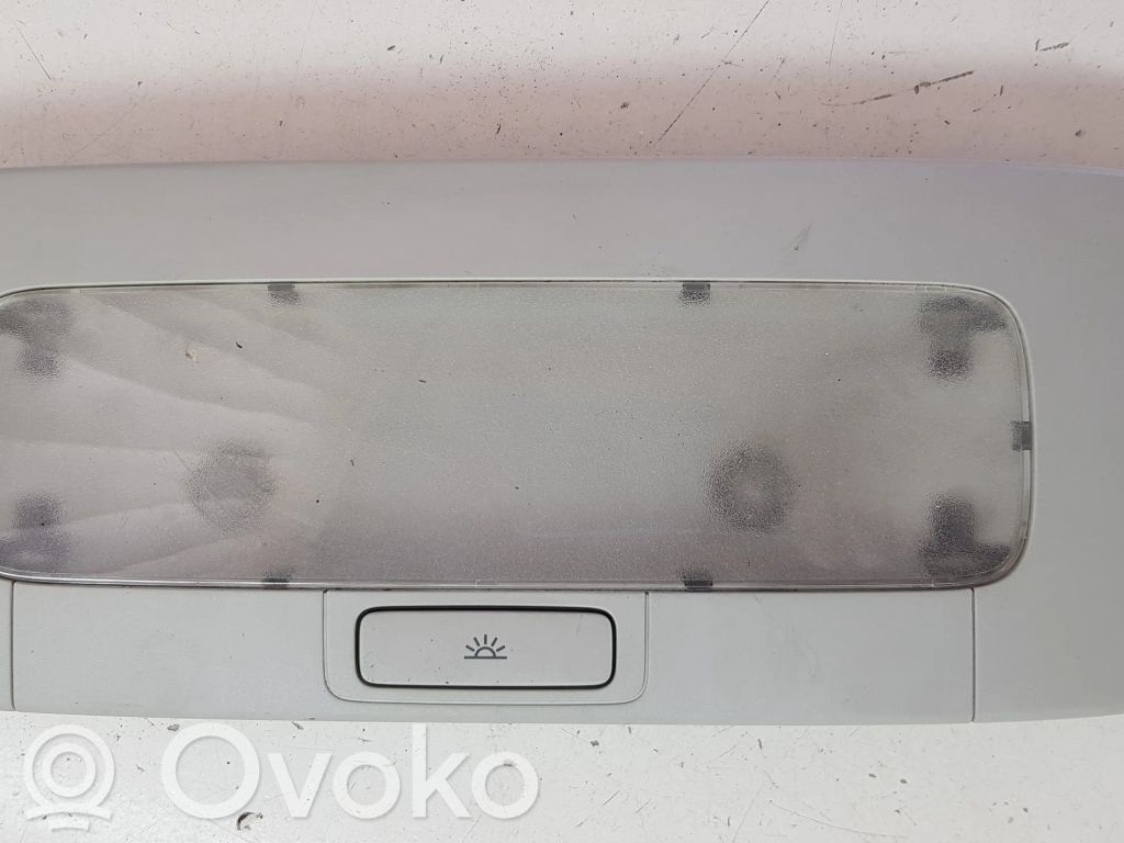 Volkswagen PASSAT B7 Rear seat light 