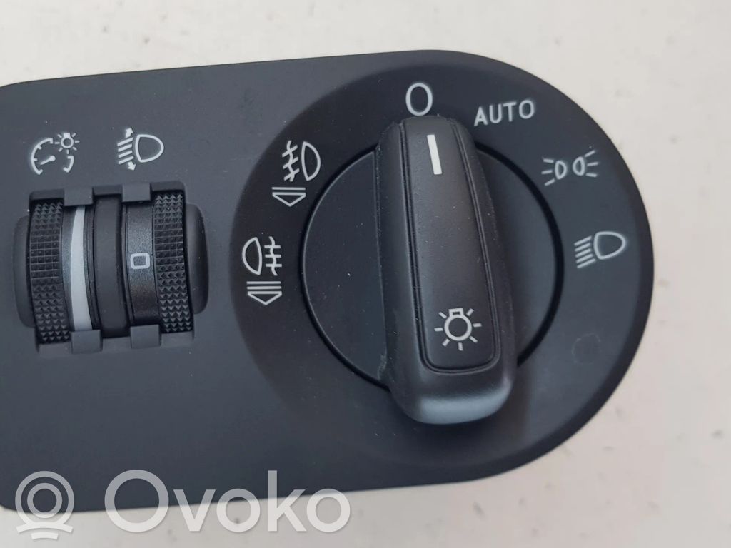 Audi Q3 8U Light switch 