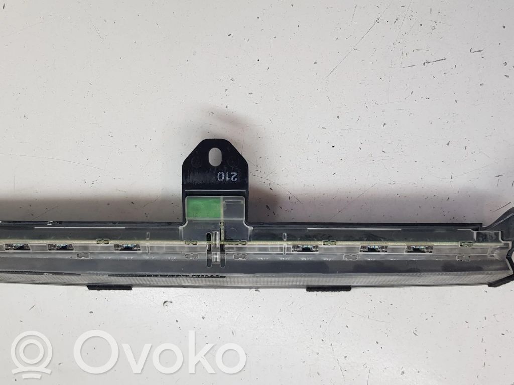 Volvo V70 Third/center stoplight 