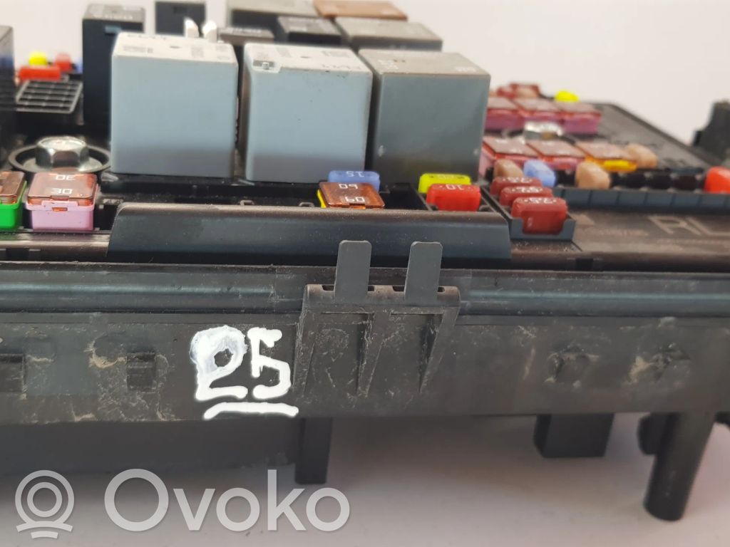 Opel Astra J Sulakemoduuli 
