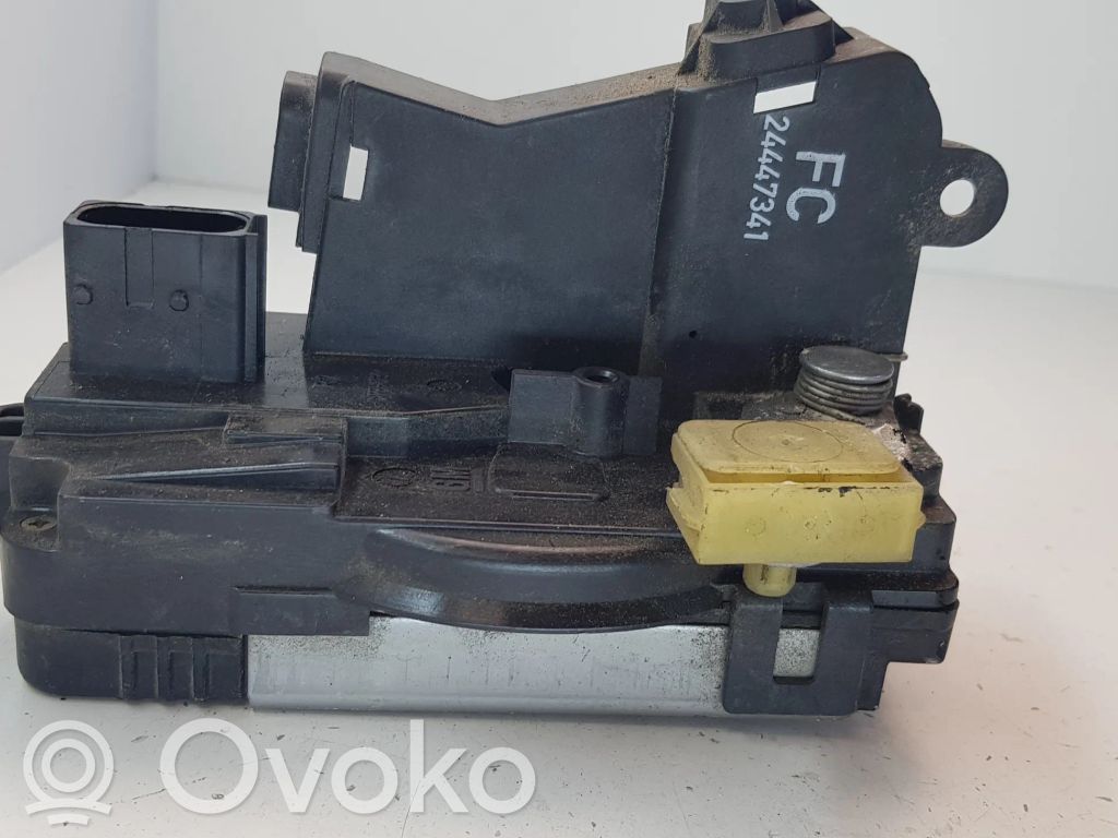 Opel Vectra C Front door lock 