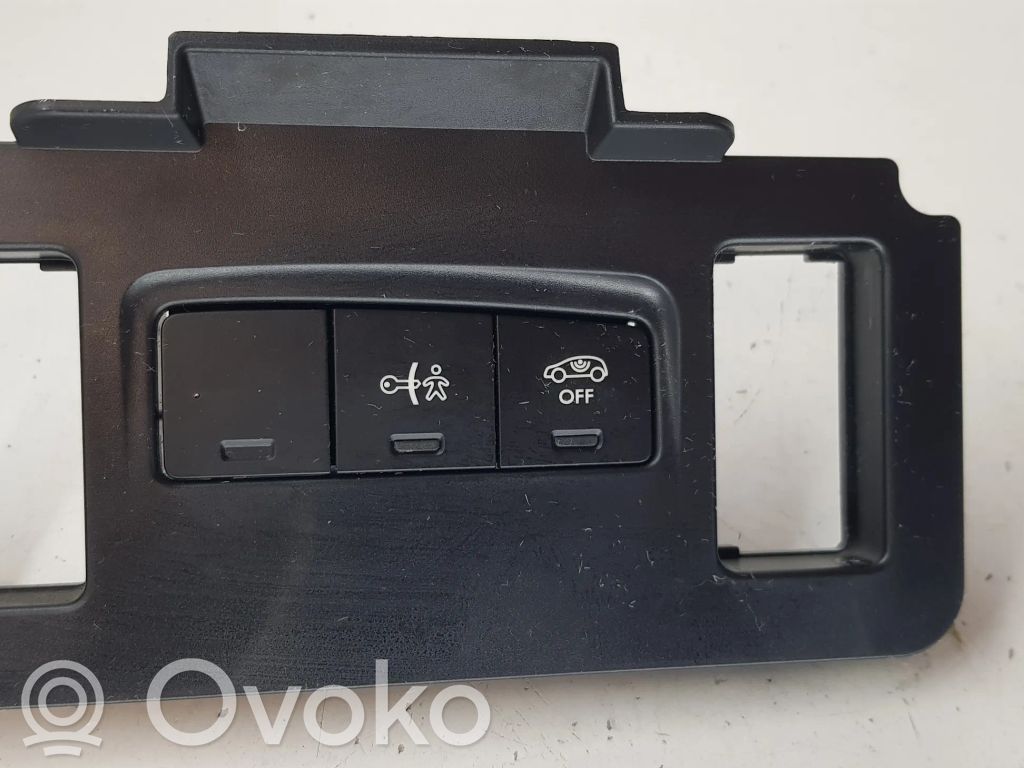Citroen DS4 Child safety switch 