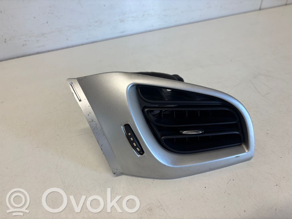 Citroen C3 Moldura protectora de la rejilla de ventilación lateral del panel 