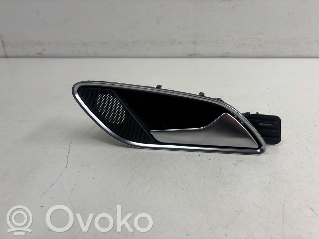 Audi Q3 8U Klamka wewnętrzna drzwi tylnych 