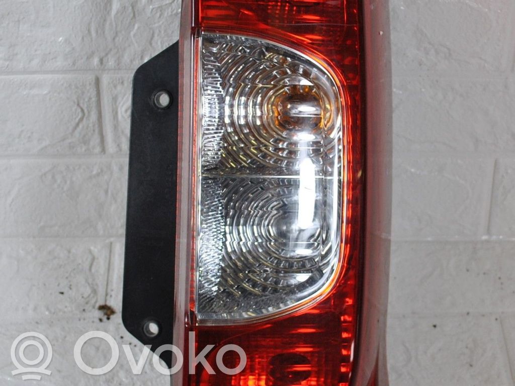 Peugeot Bipper Aizmugurējais lukturis virsbūvē 