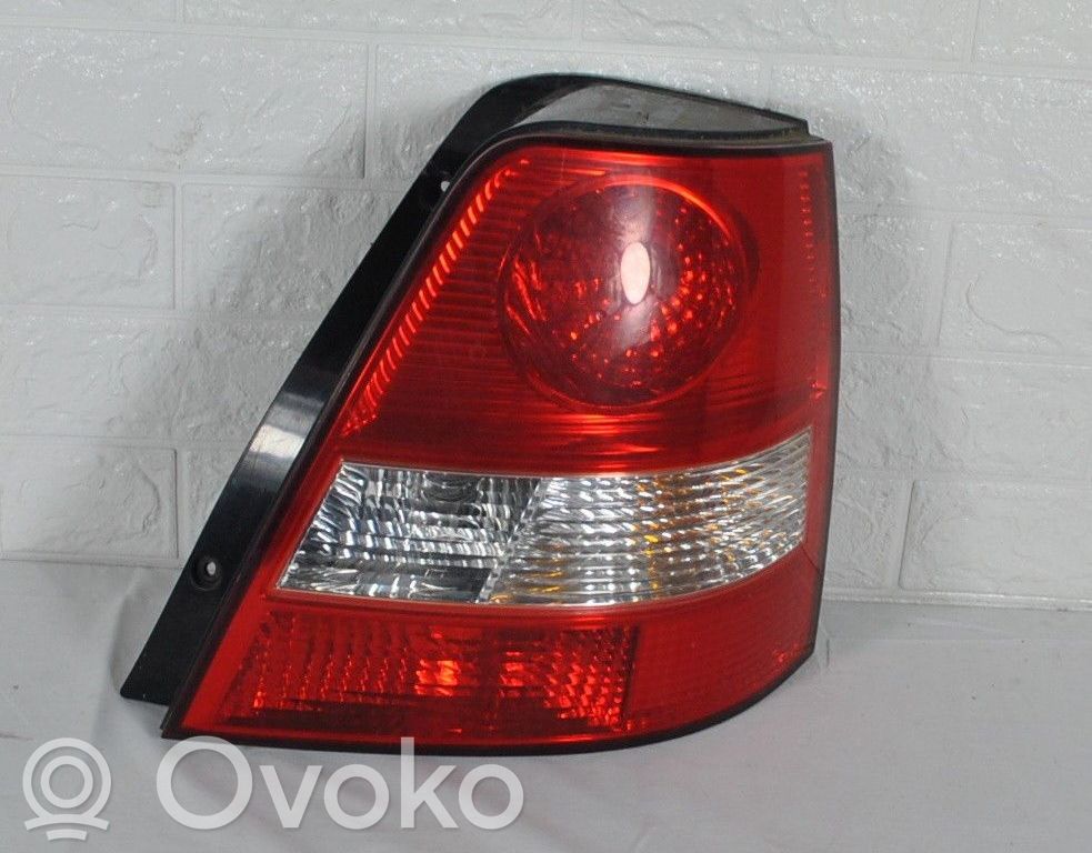 KIA Sorento Aizmugurējais lukturis virsbūvē 