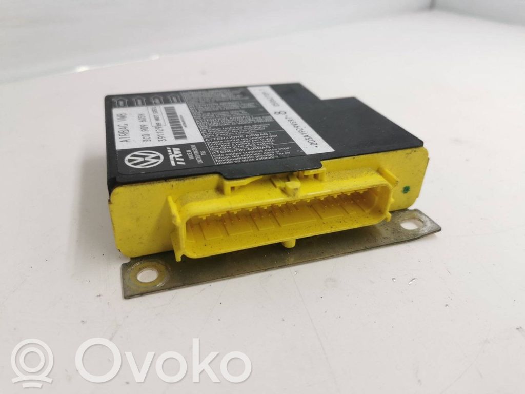 Volkswagen PASSAT B6 Engine control unit/module 