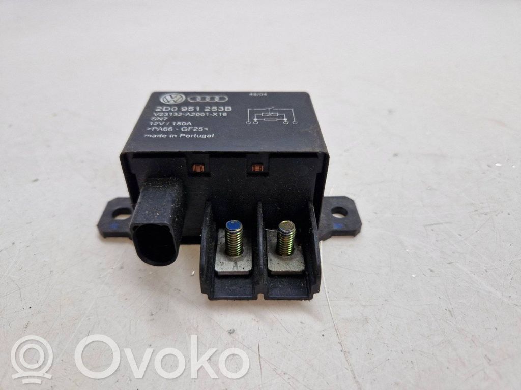 Volkswagen Touareg I Fuse module 