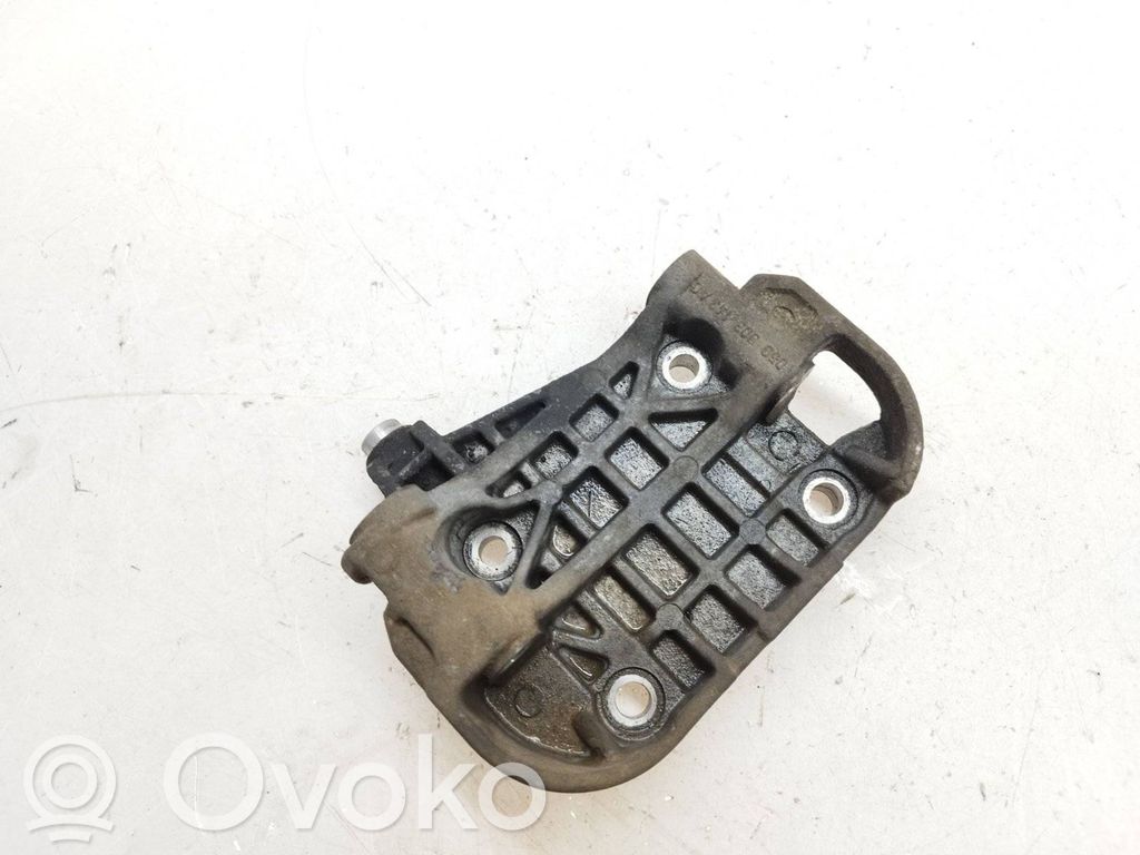 Volkswagen Touareg II Generator/alternator bracket 