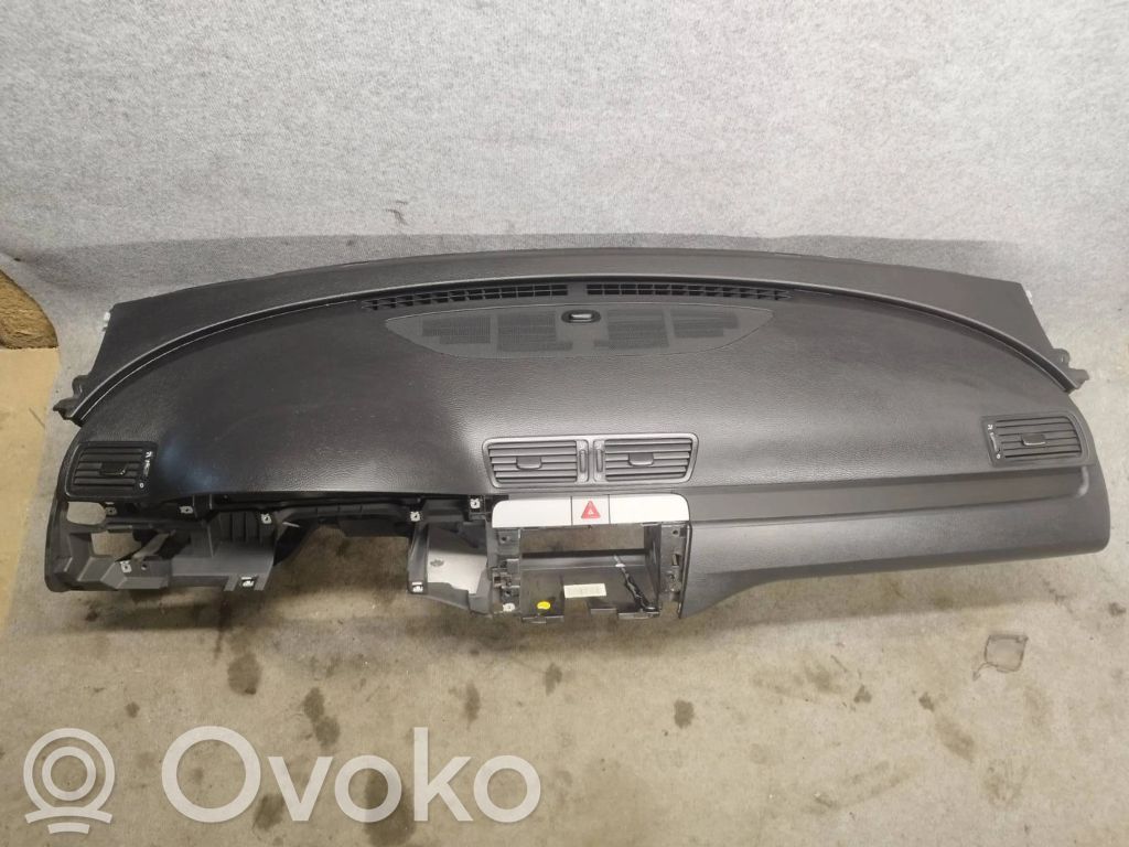 Volkswagen PASSAT B6 Panel de instrumentos 