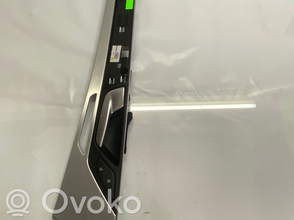 Audi A8 S8 D4 4H Front door interior handle 