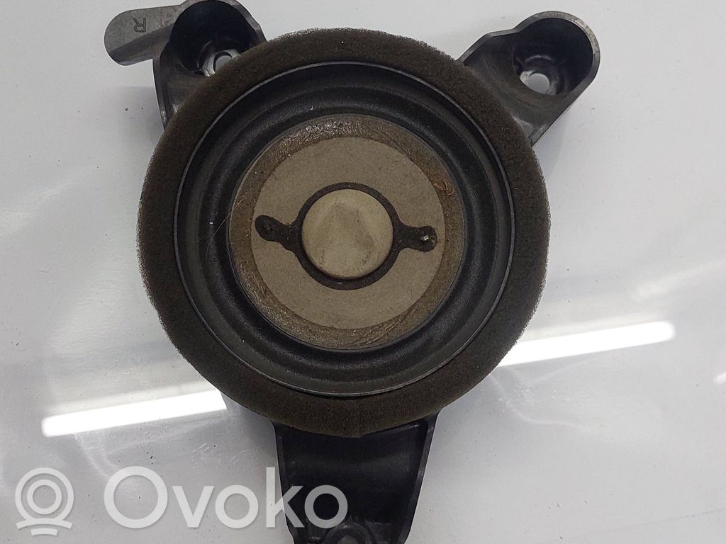 Audi A8 S8 D4 4H Altavoz de la puerta trasera 