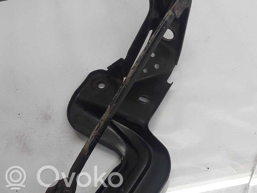 Audi A6 S6 C6 4F Intercooler pipe mounting bracket 