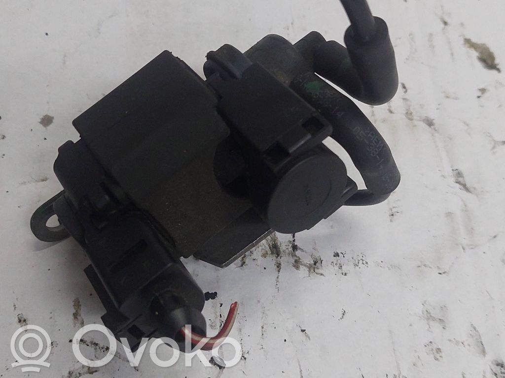 Audi A4 S4 B8 8K Turboahtimen magneettiventtiili 
