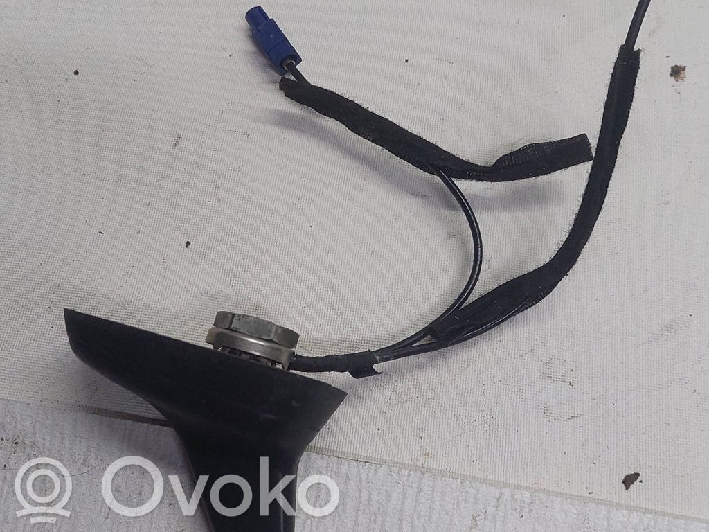 Audi A4 S4 B8 8K GPS-pystyantenni 