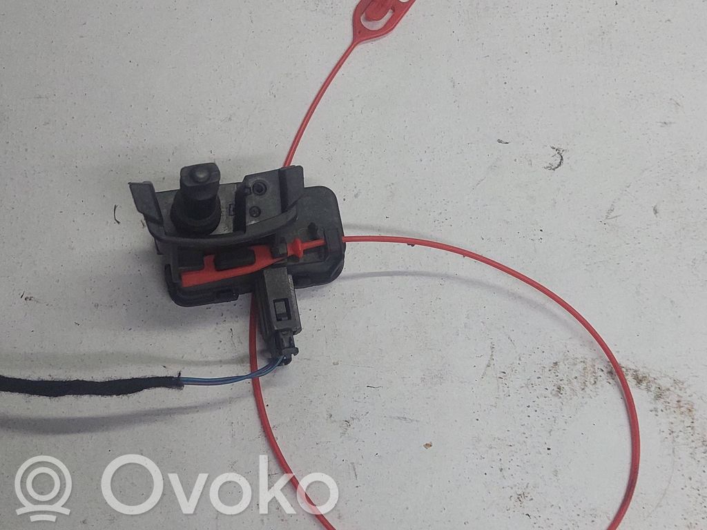 Audi Q5 SQ5 8R Siłownik klapki wlewu paliwa 