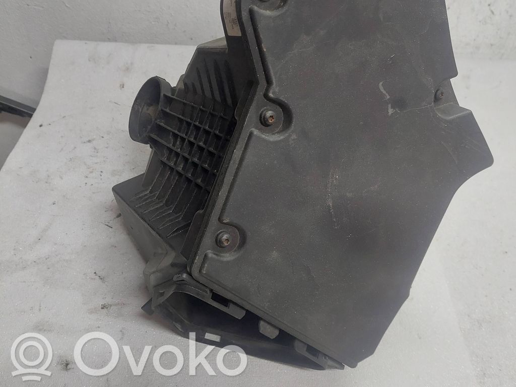 Audi A5 8T 8F Obudowa filtra powietrza 
