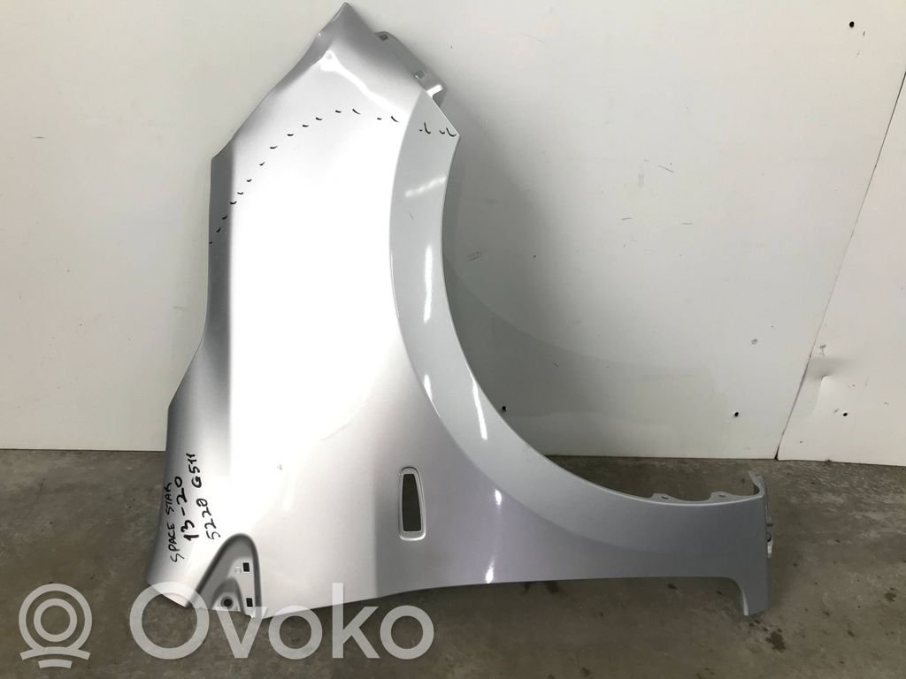 Mitsubishi Space Star Błotnik przedni 