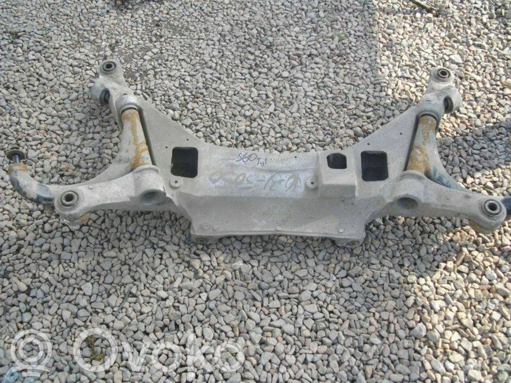 Volvo S60 Galinis traversas 